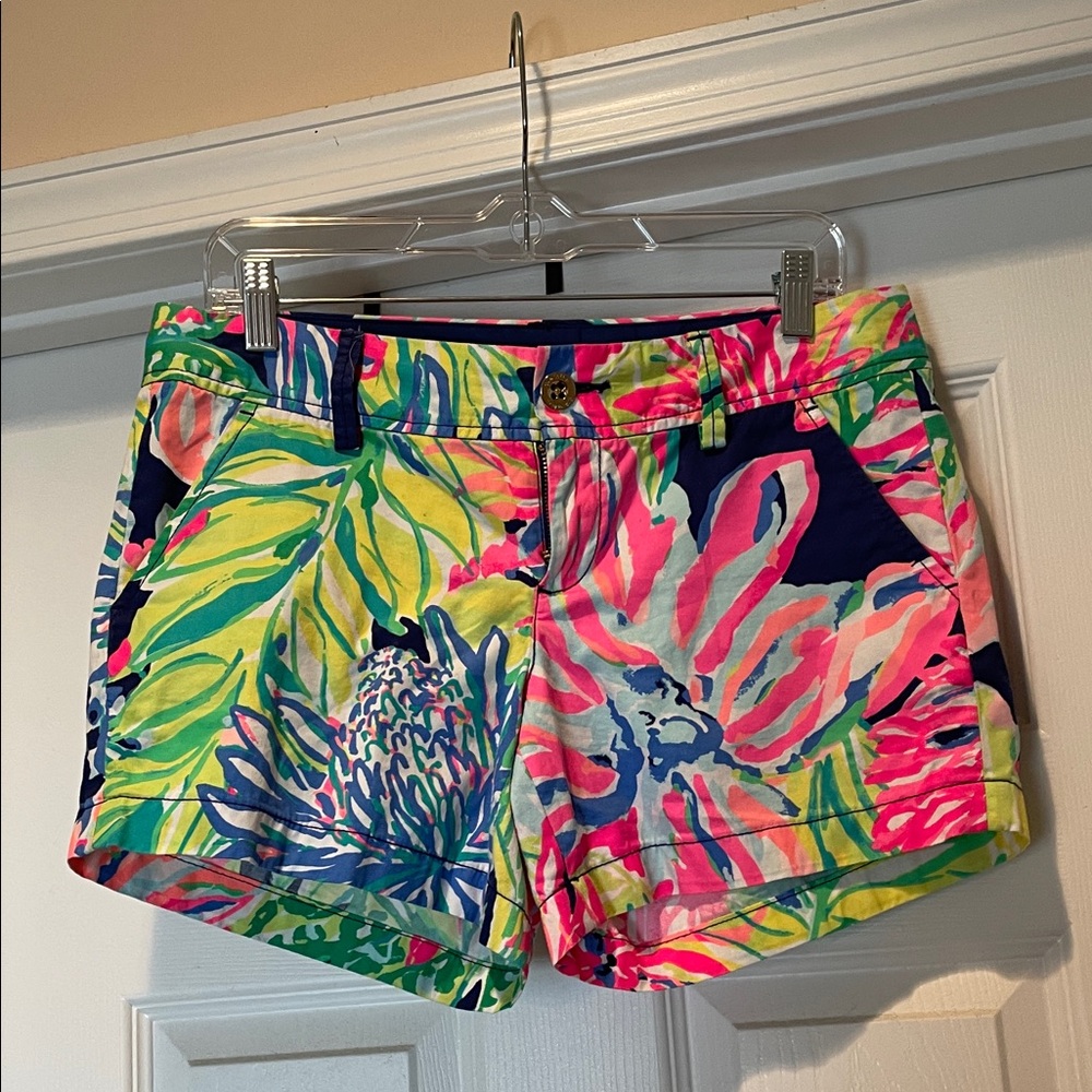 Lilly Pulitzer Callahan 5 in Colorful Floral Women's Shorts